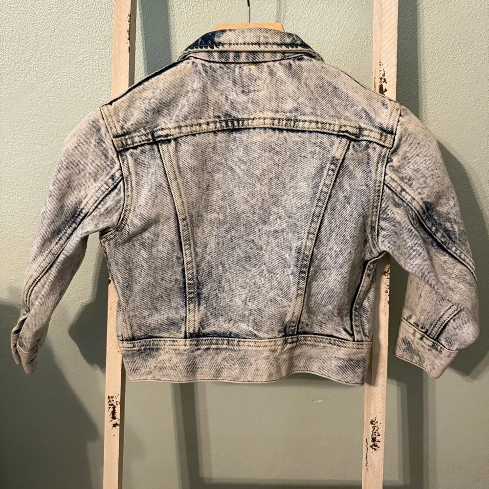 Vintage Lee Kids Light Acid-Wash Denim Jacket - Blue/White Size 6